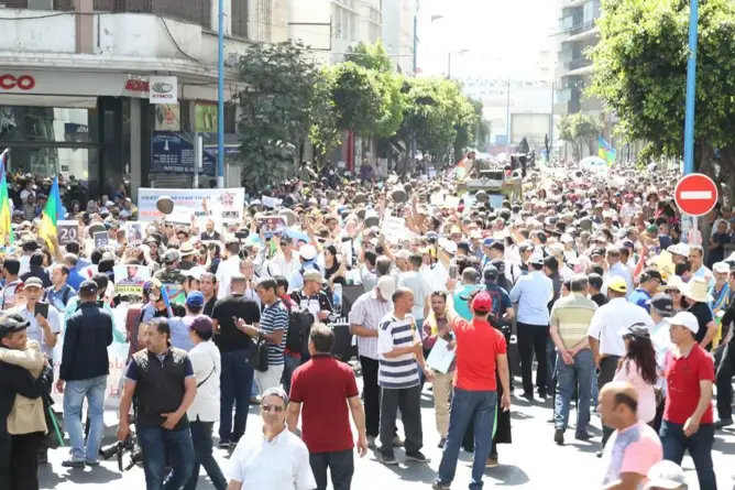 اليسار يحشد مسيرة وازنة للمطالبة بإطلاق سراح معتقلي الريف (صور)