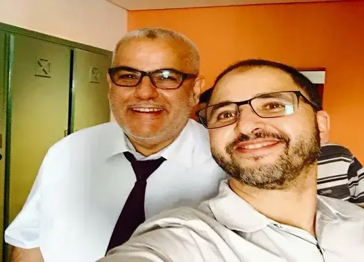 عضو بارز في PJD يستقيل من مجلس أكادير ..ويعلق “ماكاينش مع من”