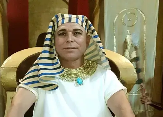 حديدان يسافر إلى مصر القديمة ويجد الستاتي ملكا يحكم الفراعنة