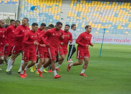 دعما للأسود .. “تيفو” كبير يؤثث مدرجات ملعب ابن بطوطة بطنجة