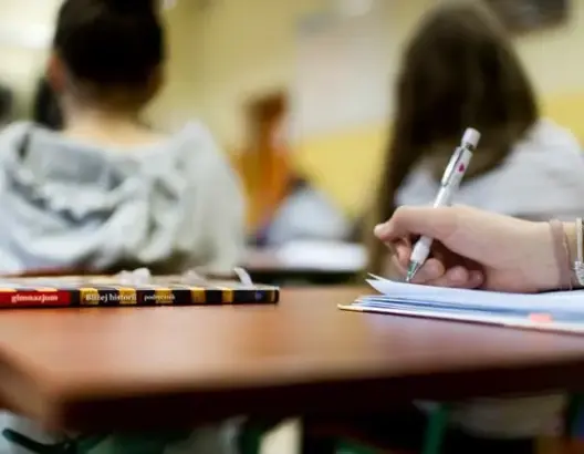 البحث عن توظيف 24 أستاذا بتاوريرت