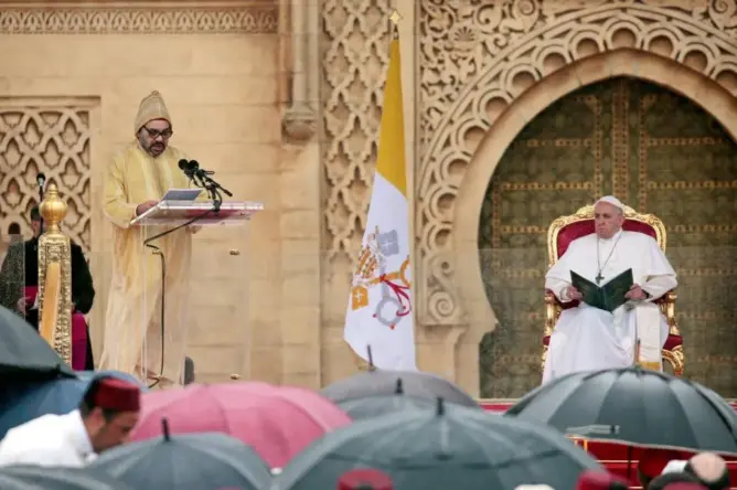 الملك: أنا أمير المؤمنين لجميع الأديان.. وليس الدين من يجمع الإرهابيين (فيديو وصور)