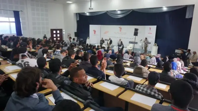 سياسيون يشرِّحون الوضع السياسي بالمغرب في ندوة بجامعة الجديدة (صور)