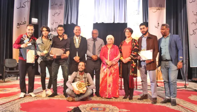 فيلم “الأم مدرسة” يفوز بالجائزة الكبرى للمهرجان الوطني للفيلم التربوي تزامنا مع الذكرى الثلاثين لـ”الرسالة” (صور)