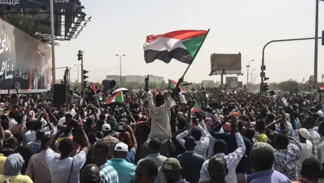 لنفكر جميعا من أجل الوطن
