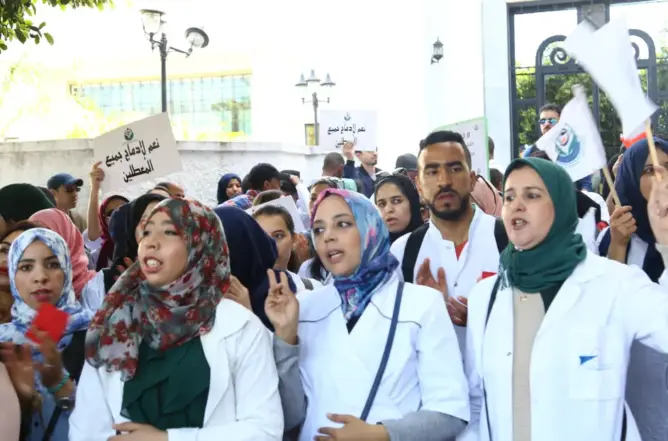 الممرضون يصعدون ويطالبون بإنصافهم كباقي الشغيلة (صور)
