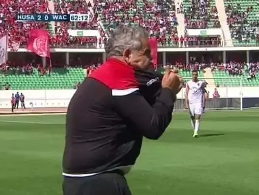لاعبو الوداد يهاجمون الصحافة بأكادير والبنزرتي يدخل في هيتسريا