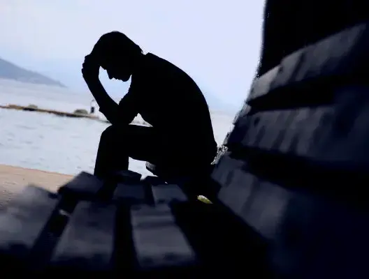 من الاكتئاب إلى الإدمان.. خلل الصحة النفسية يهدد مستقبل الشباب المغربي