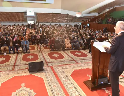 بعد موجة الغضب .. حزب الاستقلال يبرر تصويته ضد “النقود الأمازيغية”