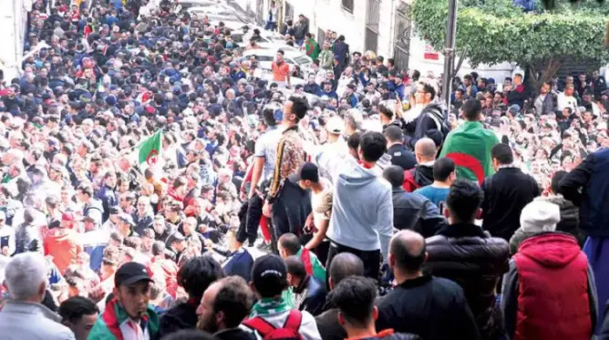 اسليمي: حراك الجزائر وصل الباب المسدود.. وحالة الطوارئ على الأبواب