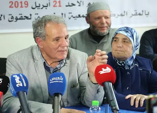 والد الزفزافي: ندعو مسؤولي البلد للتعقل والسراح لمعتقلينا بالسجون (فيديو)