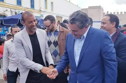 حجي يظهر إلى جانب أخنوش في الصويرة .. “صدفة” أم “ألف ميعاد”؟ (صور)