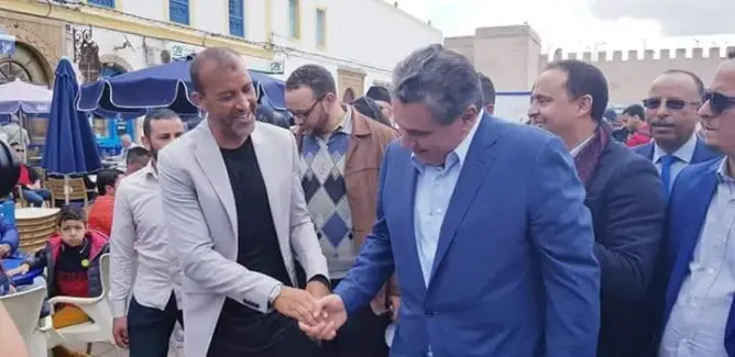 حجي يظهر إلى جانب أخنوش في الصويرة .. “صدفة” أم “ألف ميعاد”؟ (صور)