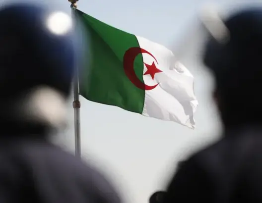 العفو الدولية تدعو للتحقيق في تعذيب نشطاء بالجزائر وتطالب بالإفراج عن مئات المتظاهرين