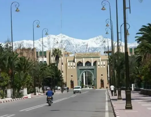علمت العمق من مصادرها الخاصة، مساء اليوم الخميس 14 ماي 2020، إصابة طبيبة تعمل بقسم مستعجلات مستشفى المختار السوسي بتارودانت، بداء كوفيد 19، وهي من مخالطي السائق الذي تم توقيفه