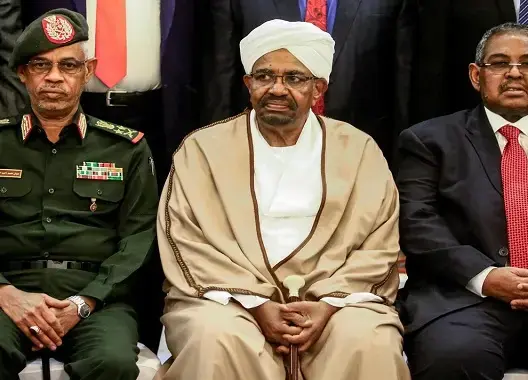 بمساعدة رئيس المخابرات.. هكذا أطاحت الإمارات بعمر البشير