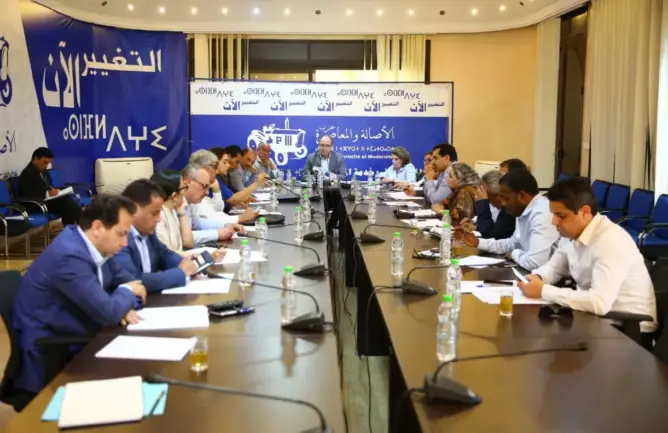 عبر مفوض قضائي.. قياديون بالبام يبلغون بنشماس بخرقه القانون