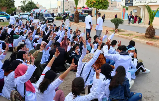 خريجو التمريض يشتكون قلة المناصب المالية ويهددون بالتصعيد