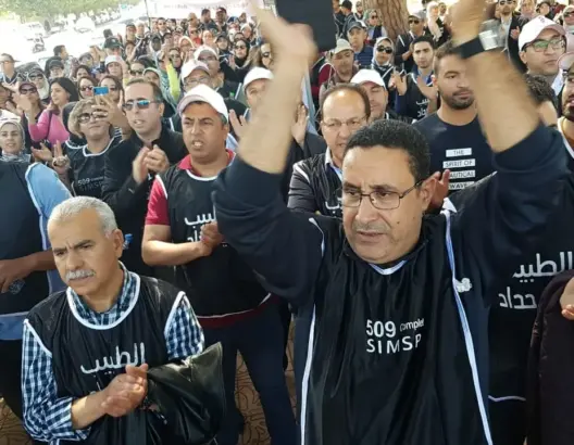 زيادة في أجور الأطباء تصل إلى 3800 درهم عقب اتفاق بين الحكومة والنقابات