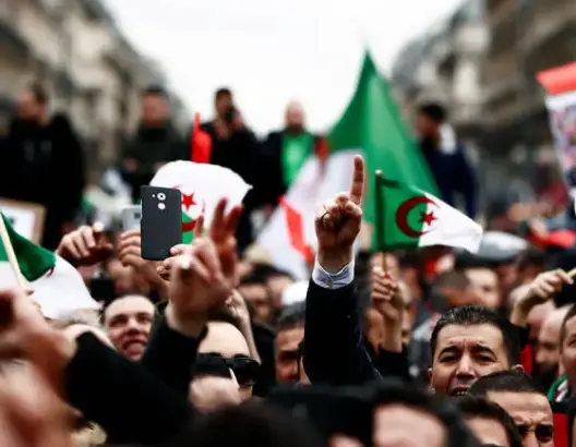 قضاة الجزائر يرفضون تهمة “التحرك بإيعاز”
