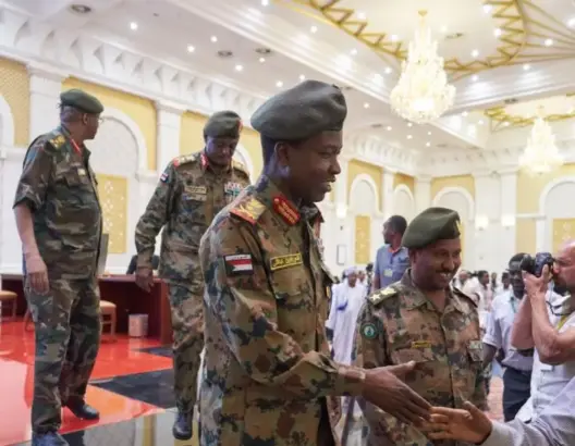 المتسلقون على حساب الآخرين (1)
