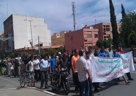 نقابة تدعو عامل أزيلال لإنقاذ العمال من جشع الشركات