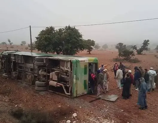 أكثر من 20 جريحا في انقلاب حافلة ضواحي تيزنيت (صور)