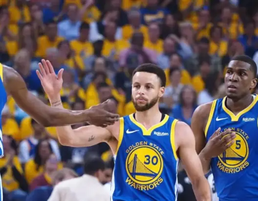 “الكولدن ستايت” يعبر إلى نهائي الجهة الغربية في دوري NBA