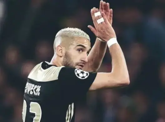 زياش يبدأ مغامرته مع تشلسي بعد إلغاء الدوري الهولندي بسبب كورونا