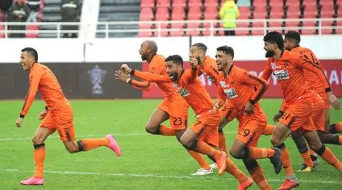 نهضة بركان يهزم المصري البورسعيدي ويتأهل لنصف نهائي “الكاف” (فيديو)