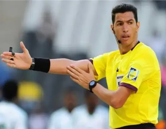 رئيس “الكاف” يتهرب من الحديث عن رفع عقوبة الحكم جريشة