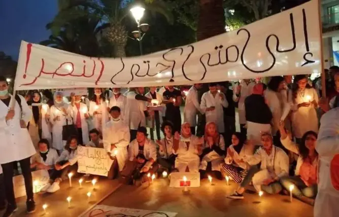 نقابة تحذر من سنة بيضاء بكليات الطب .. وتحمل المسؤولية للعثماني