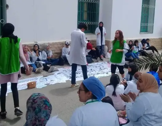 بعد “تشييع القطاع”.. طلبة التمريض يعتصمون بتطوان رفضا للتعاقد (صور)