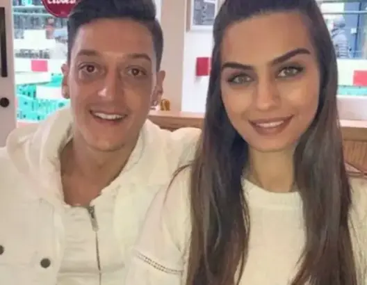 أوزيل يعقد قرانه في يونيو المقبل والشاهد أردوغان