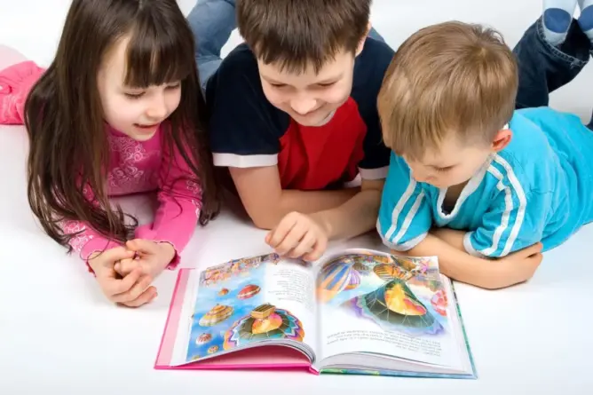 كيف يؤثر طلاق الوالدين على صحة الأطفال؟
