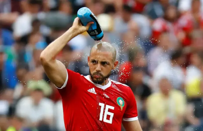 أنصار الهلال السعودي يطالبون بفحص المنشطات ضد لاعب الأسود أمرابط