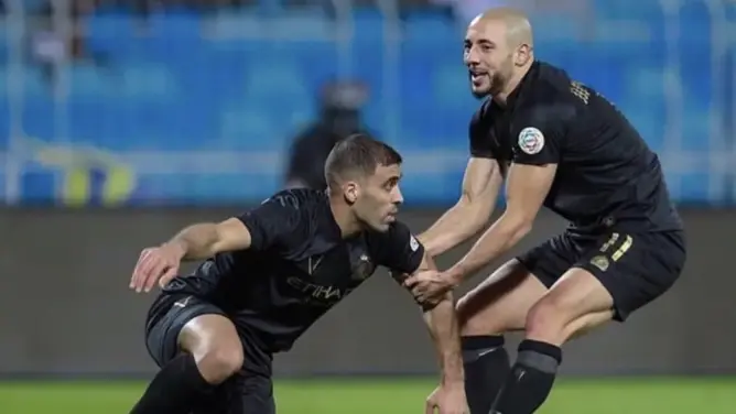الدولي حمد الله يحقق جائزة أفضل لاعب