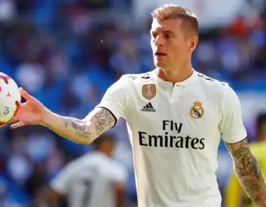 كروس يمدد عقده مع ريال مدريد حتى 2023