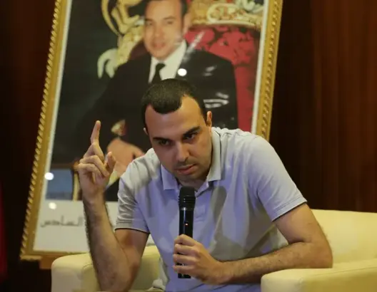 خالد أشيبان: وجود عراب أو ديكتاتور متنور ضروري داخل كل حزب