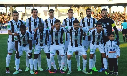الصفاقسي التونسي يعتدي على حكم مباراته أمام بركان
