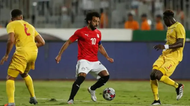 صلاح يقود تشكيلة مصر أمام زيمبابوي في افتتاح كأس إفريقيا