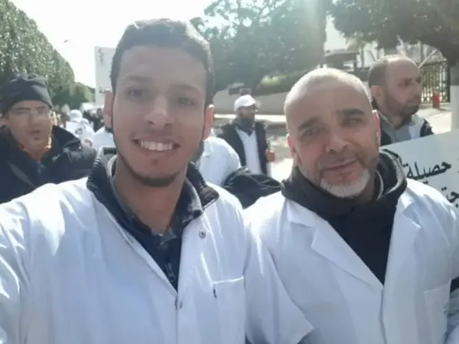 “أطباء القطاع العام” يتضامنون مع طبيب بركان وينددون بقرار توقيفه