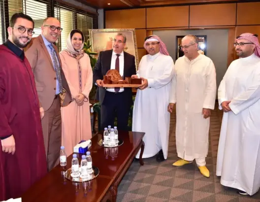 عمدة الرباط يزور الرياض ويلتقي مسؤولين سعوديين (صور)