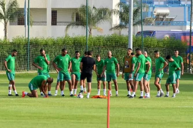 المنخب المغربي الأسود