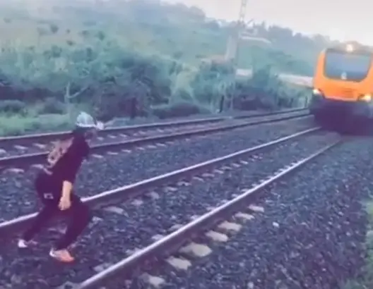 شرطة مكناس تعتقل شخصين حاولا تعريض حياة ركاب قطار للخطر
