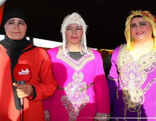 شاهد قصيدة رائعة باللغة الأمازيغية … وأداء قوي من شاعرة بالحاجب (فيديو)
