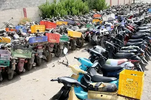 تجار الدراجات النارية بمراكش يستنكرون محاولة رجوع مدير تم عزله سابقا لتسيير سوقهم