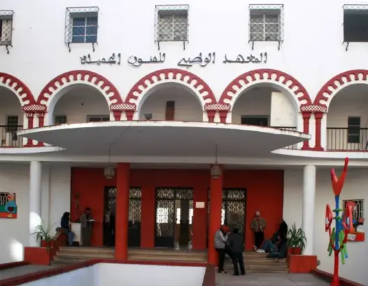 الحكومة تحدد المعاهد غير التابعة للجامعات وتعين رئيسة جامعة سطات