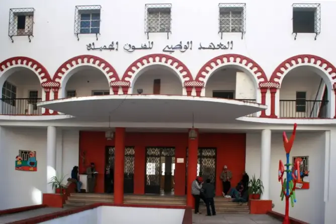 الحكومة تحدد المعاهد غير التابعة للجامعات وتعين رئيسة جامعة سطات