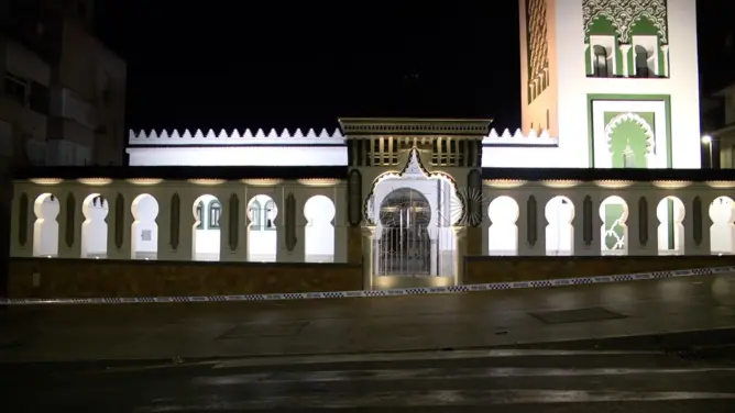 إطلاق نار على مسجد بسبتة أثناء صلاة الفجر.. وإسبانيا تتعقب المنفذين (فيديو وصور)